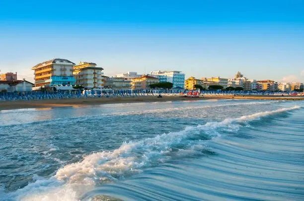Residence Quito Piazza Mazzini 150M Dal Mare E Vicino Pista Azzurra Lido di Jesolo Italy