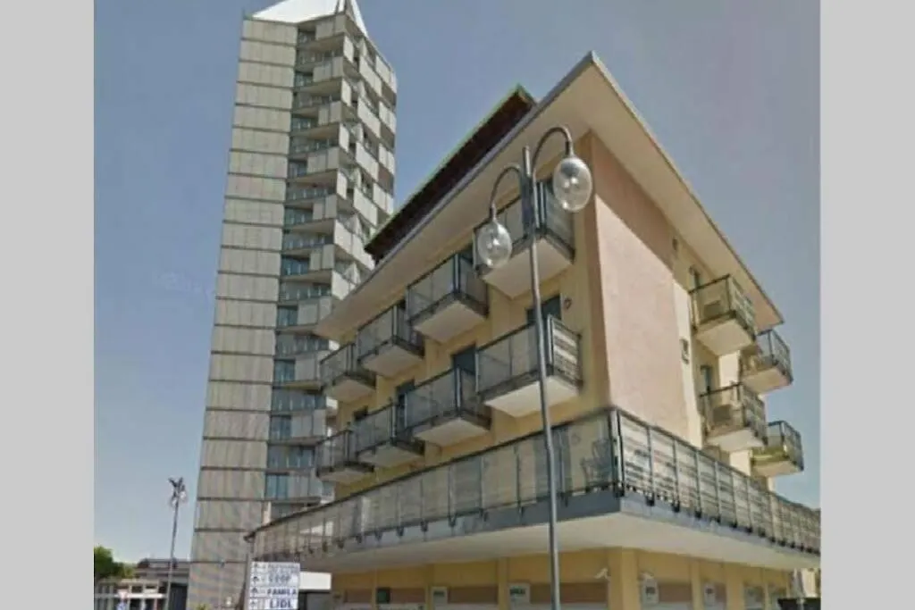 Residence Quito Piazza Mazzini 150M Dal Mare E Vicino Pista Azzurra ليدو دي يسولو